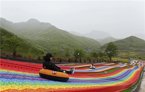 衡山彩虹滑草场